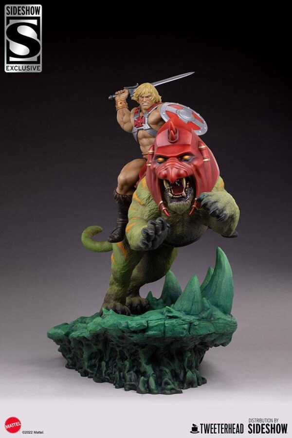 Masters of the Universe Estatua He-Man and Battle Cat Classic Deluxe 59 cm - Imagen 4